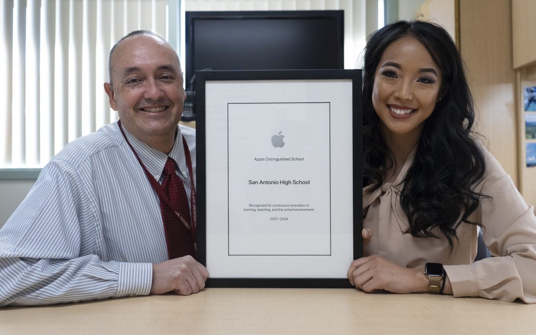San Antonio High stands alone among Apple Distinguished Schools