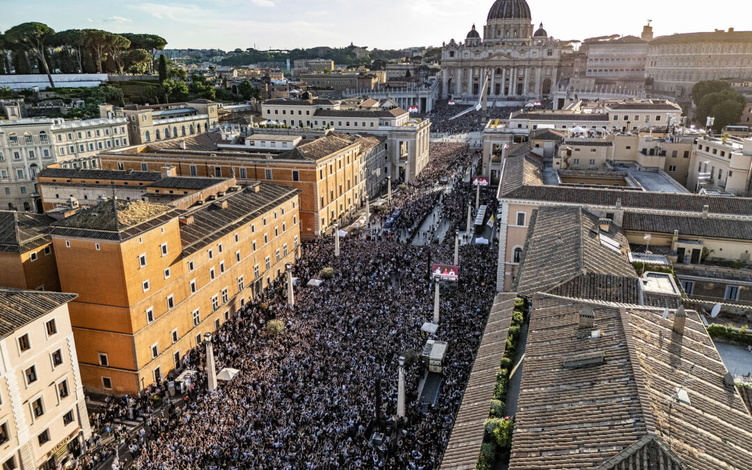 Witness to history: Pope Leo XIV greets throngs in Rome